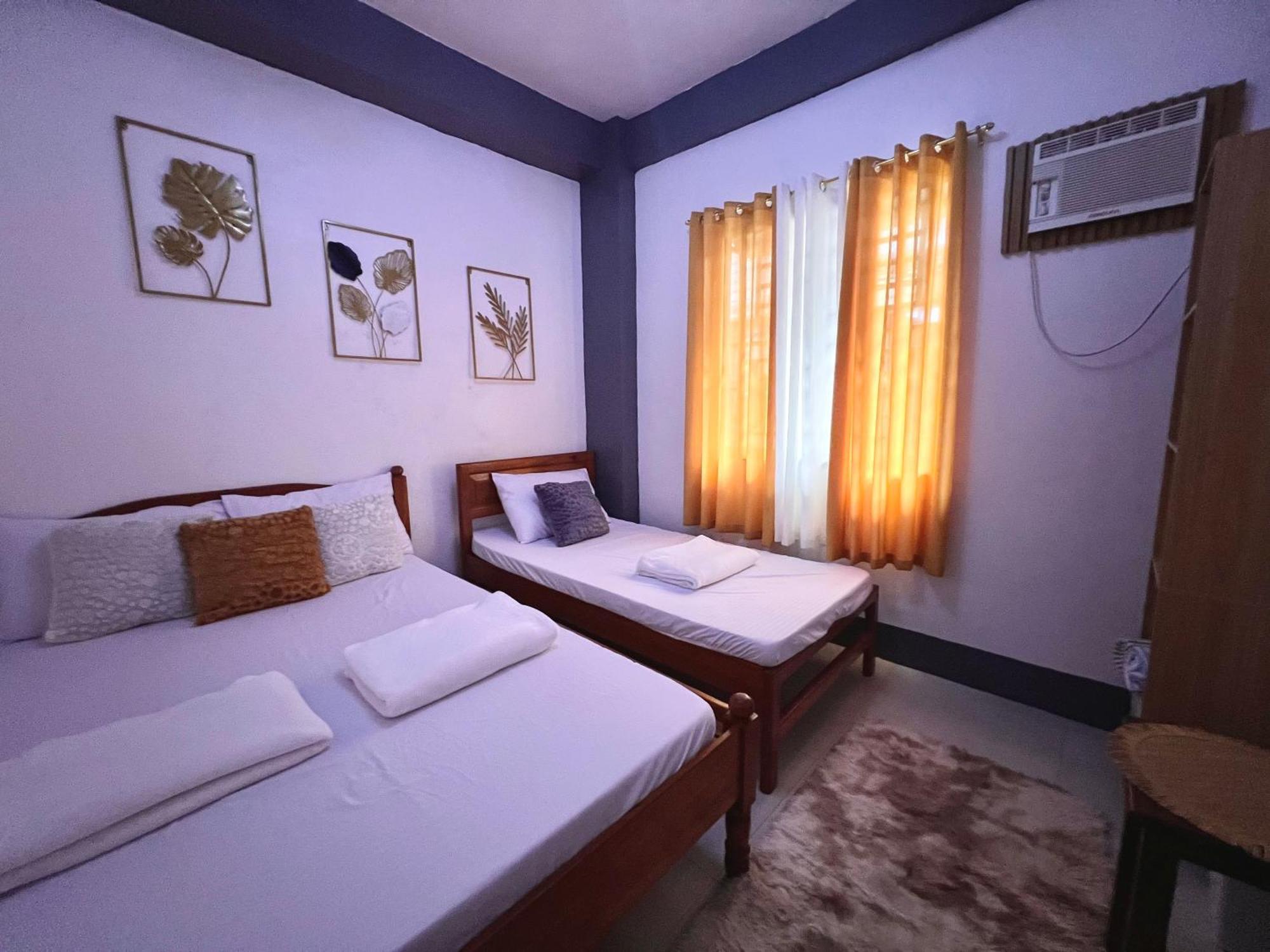 Eighty8 Tourist Inn Coron Exterior photo